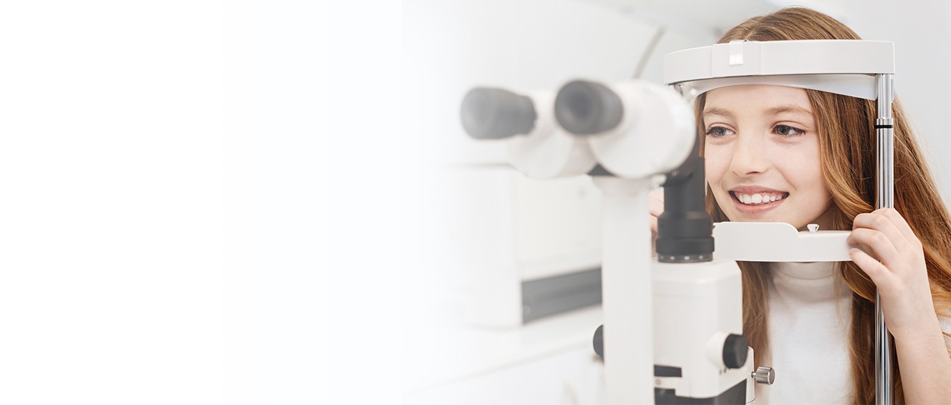 Young woman taking Bristol comprehensive eye exam